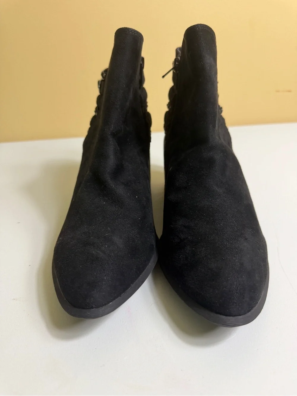NWT Carlos Santana Ashby Black Faux Suede Studded Strappy Ankle Boots 10